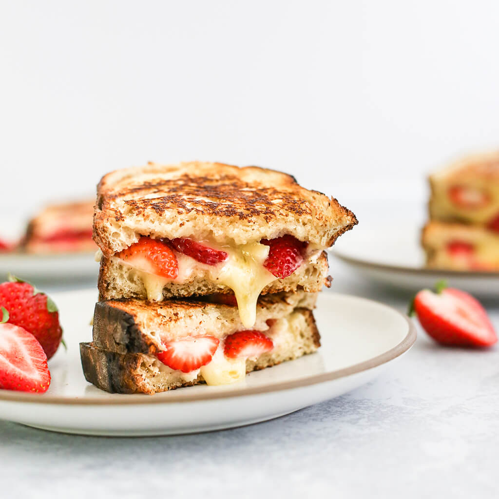 Blackberry Grilled Cheese - Life As A Strawberry