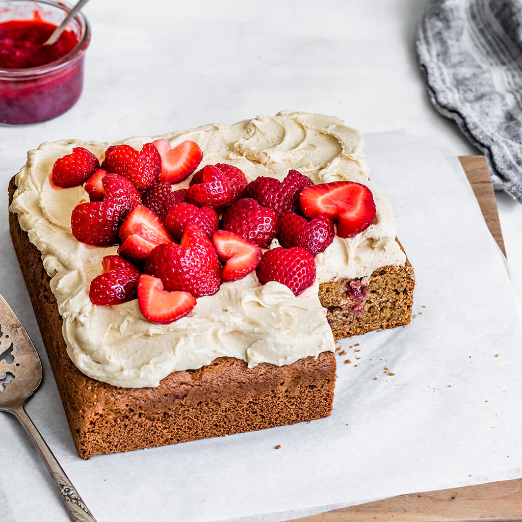 Peanut Butter Strawberry Cake